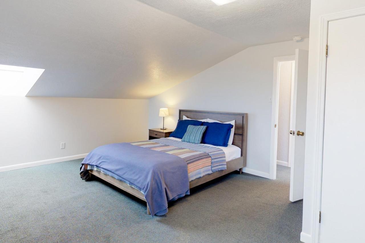 Newport'S Cypress Oceanview Home المظهر الخارجي الصورة